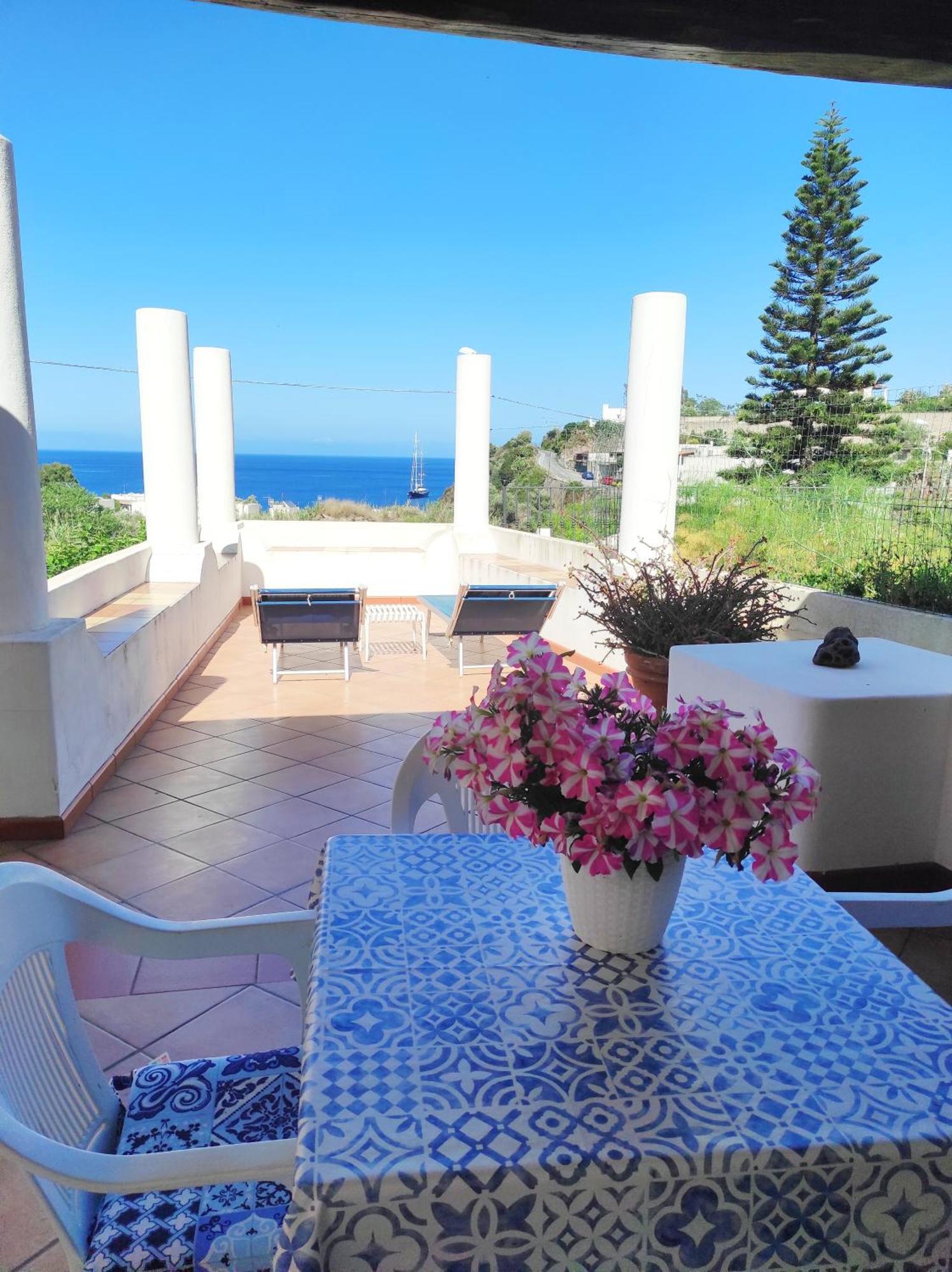 Holiday Home Mennulita Lipari  Rom bilde