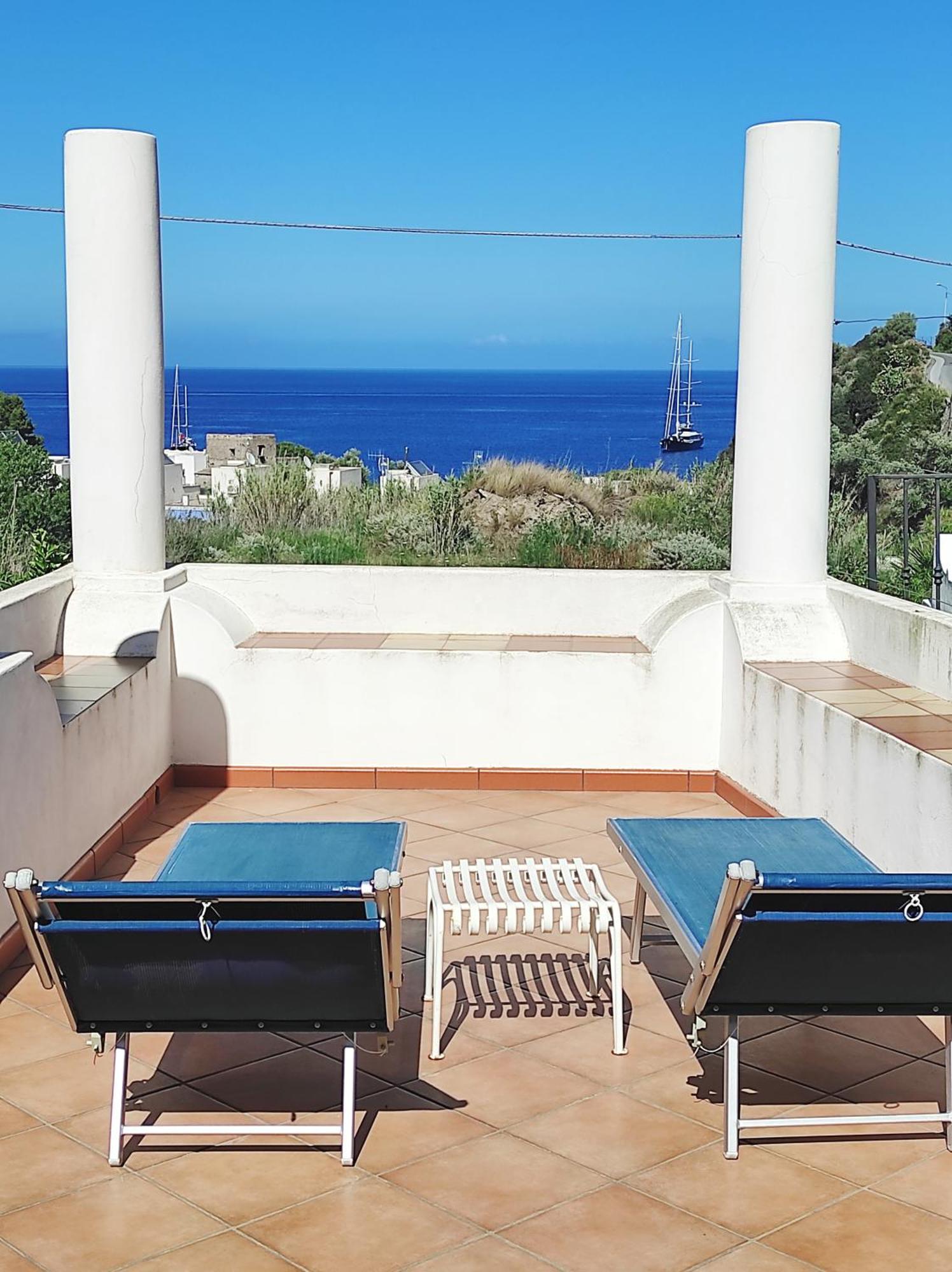 Holiday Home Mennulita Lipari  Rom bilde