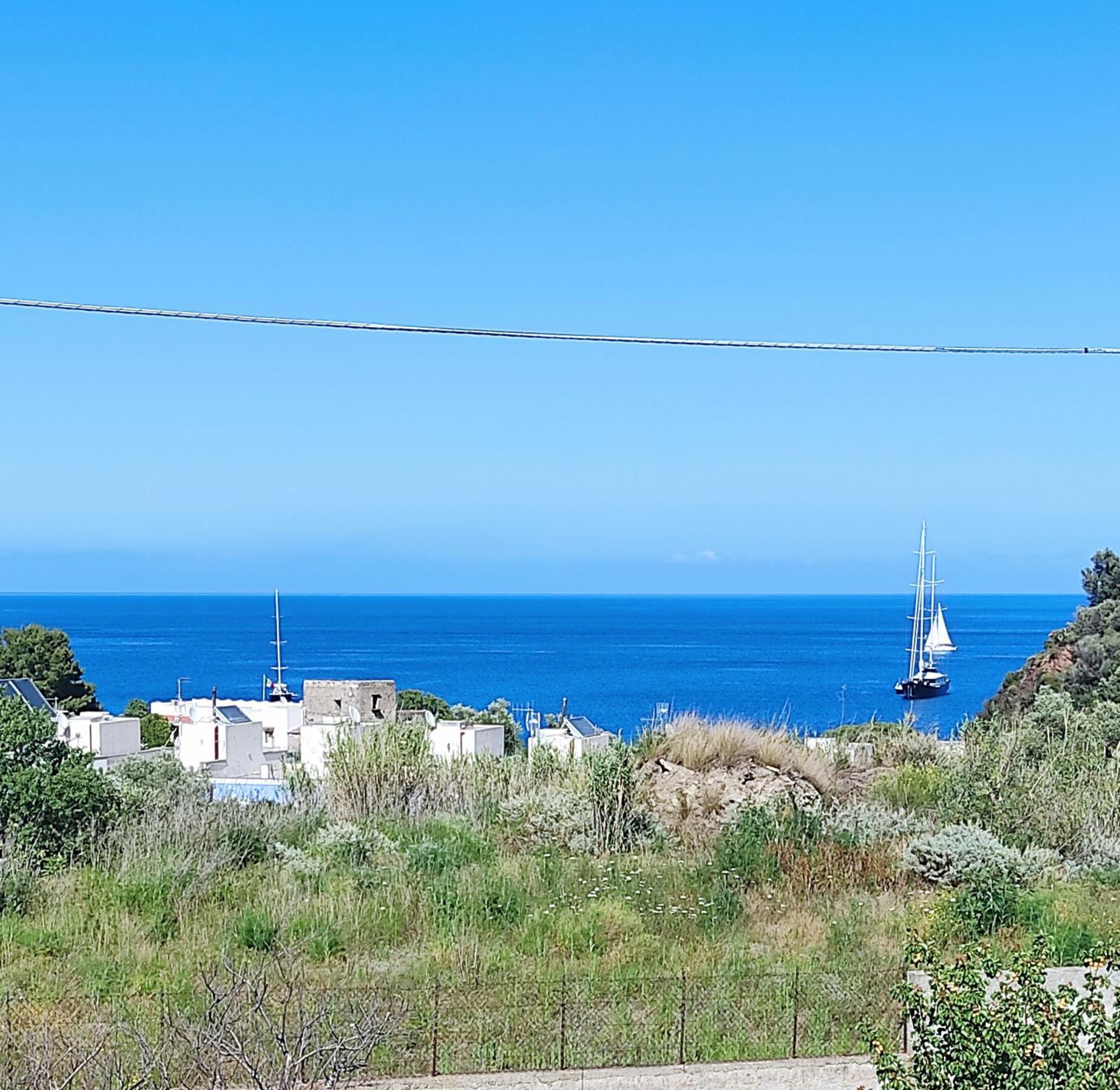 Holiday Home Mennulita Lipari  Rom bilde